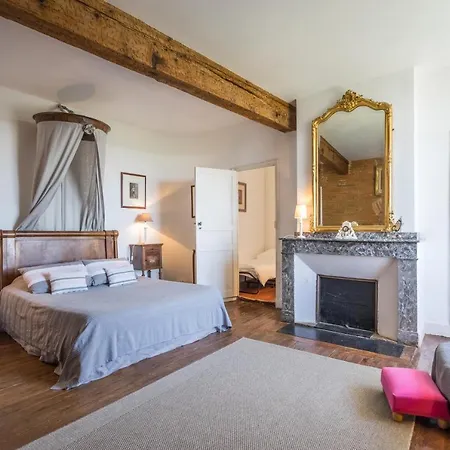 Chateau Des Varennes Bed and breakfast *